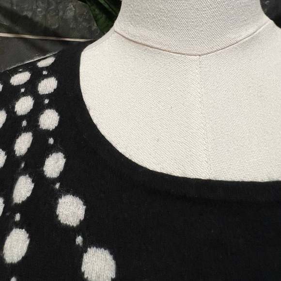 Saks Fifth Avenue Cashmere Pearls and Bow Round Neck Sweater Size Small - Picture 4 of 7